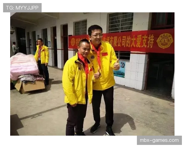 熊朝忠家的米线店开在拳台边上，冠军吃一碗要付双倍钱？